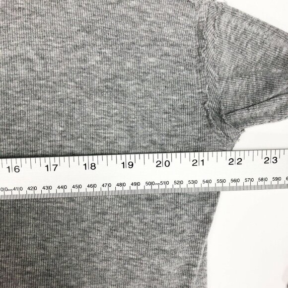 We The Free Size  XS Women's Off-Shoulder Gray Top - Picture 7 of 9